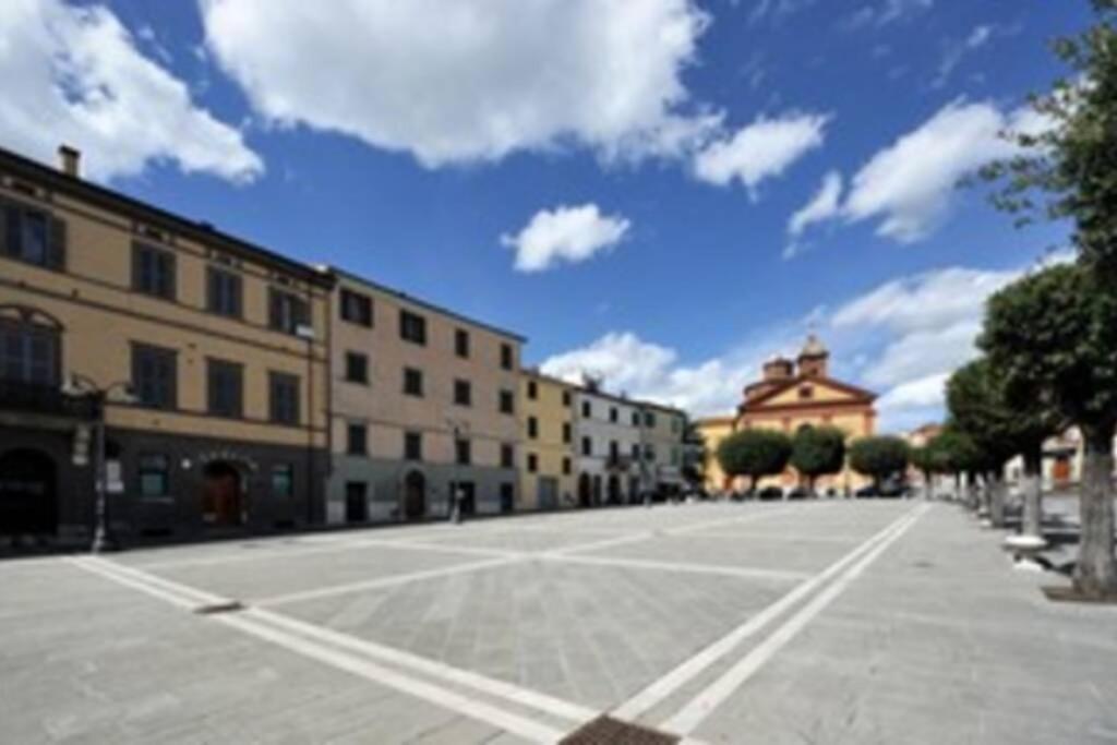 La Piazza - Appartamento Con Vista Синалунга Экстерьер фото